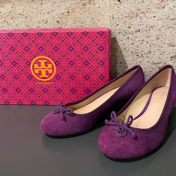 Tory Burch Suede Chelsea Wedges (US 5) - NWOT - Picture 1 of 4